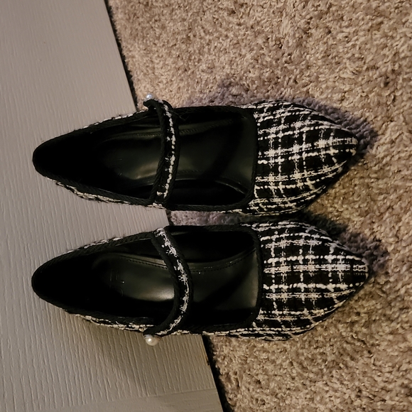 Heels - Picture 2 of 3